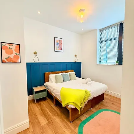 The Nest - Sleeps 7 - Free Off Street Parking *