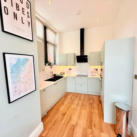 Apartman The Nest - Sleeps 7 - Free Off Street Parking *