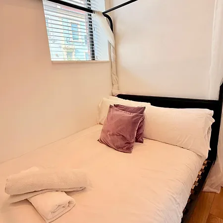 Apartman The Nest - Sleeps 7 - Free Off Street Parking Bristol